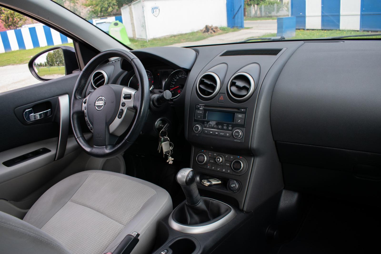 Nissan Qashqai 1.6i Acenta 4x2 (EU5)