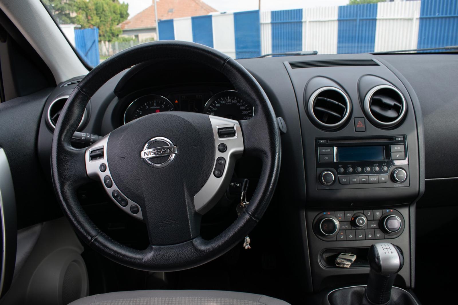 Nissan Qashqai 1.6i Acenta 4x2 (EU5)