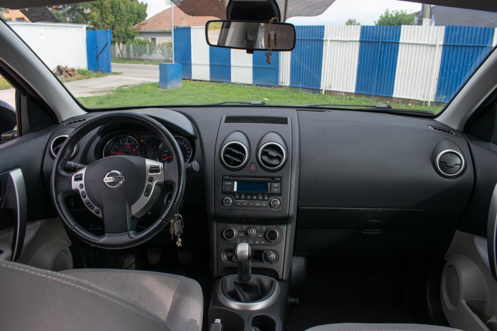Nissan Qashqai 1.6i Acenta 4x2 (EU5)