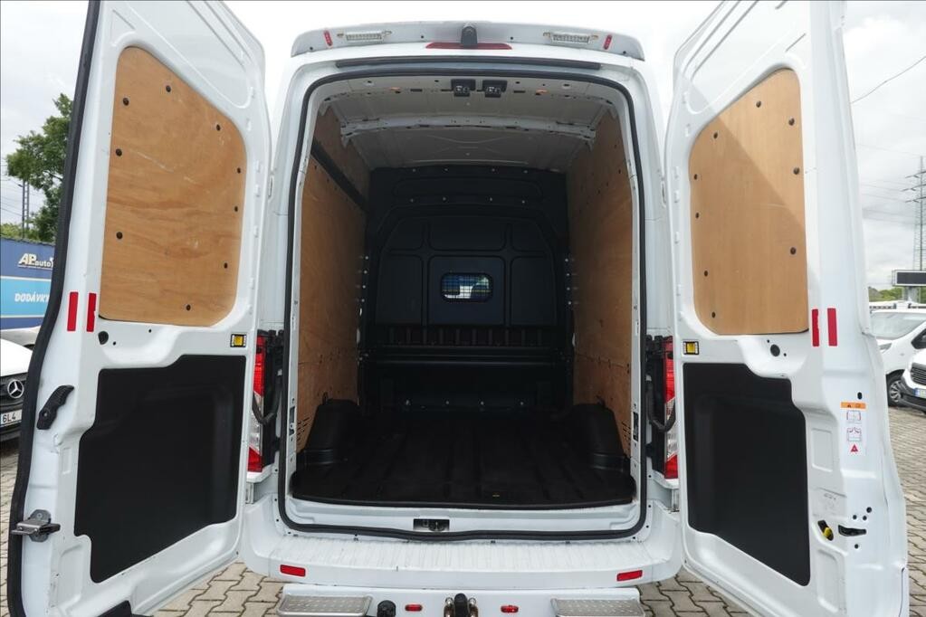 Ford Transit 2, 0 TDCi  L3H3 6MÍST KLIMA SERVISKA