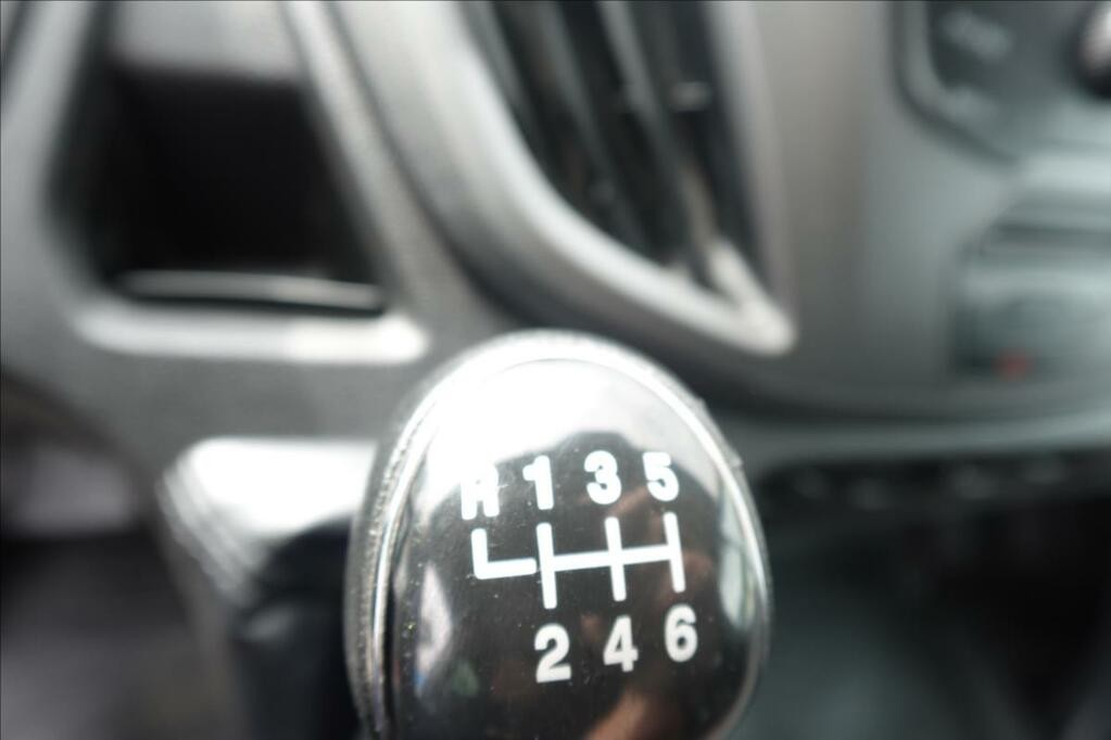 Ford Transit 2, 0 TDCi  L3H3 6MÍST KLIMA SERVISKA