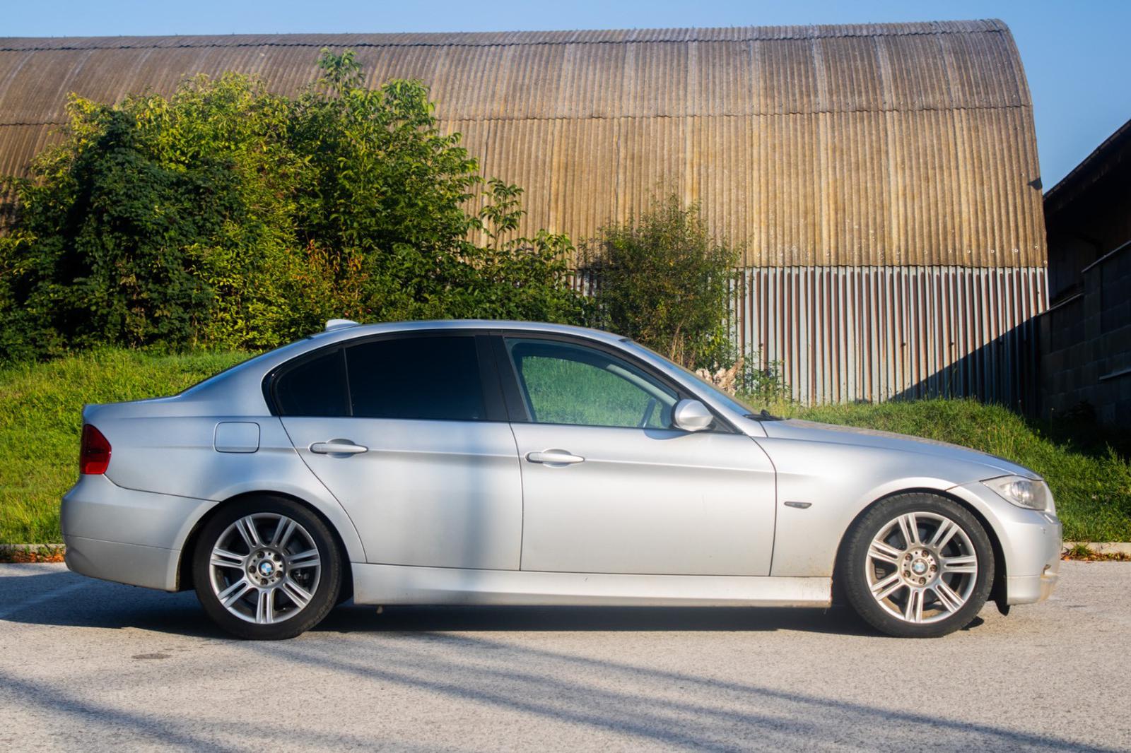 BMW Rad 3 325 d A/T