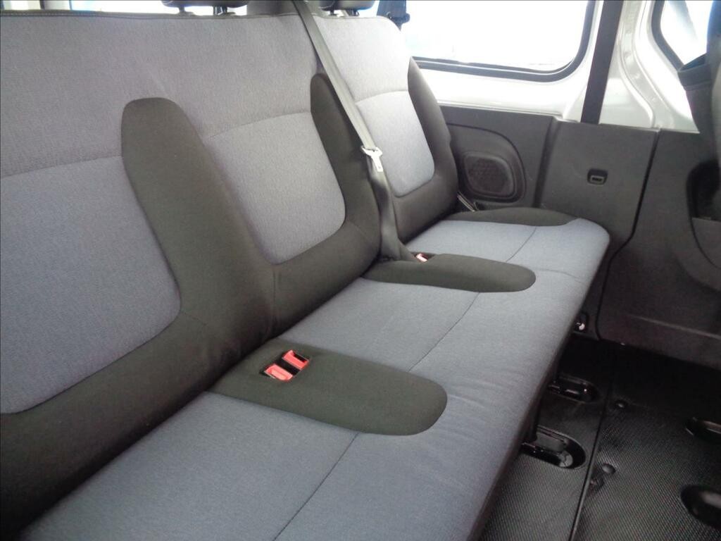 Opel Vivaro 1, 6 CDTI  L1H1 9 MÍST BUS KLIMA