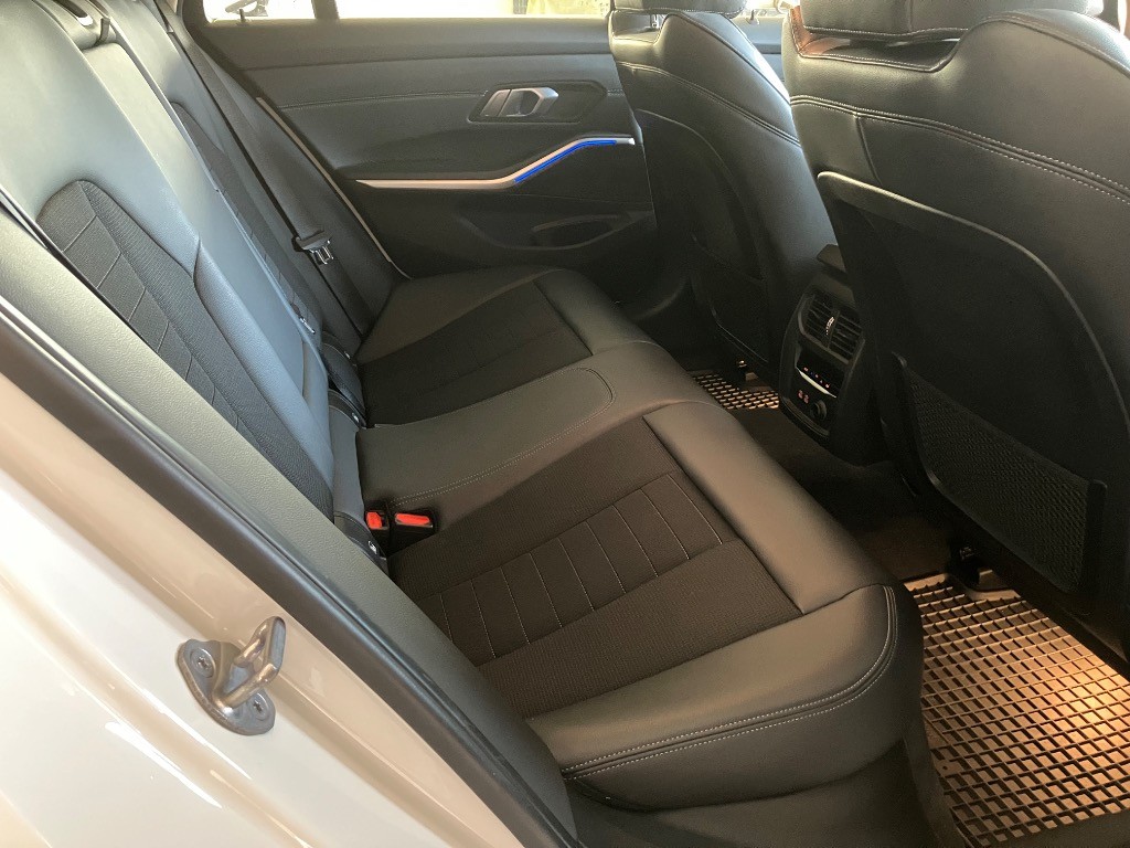 BMW rad 3 Touring 320d Touring xDrive Sport Line A/T