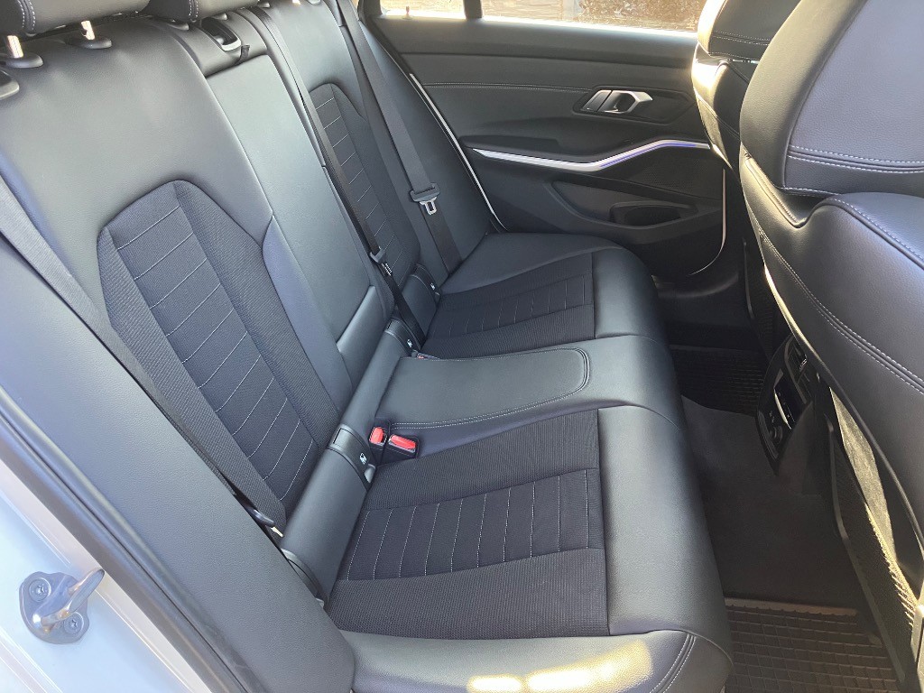 BMW rad 3 Touring 320d Touring xDrive Sport Line A/T