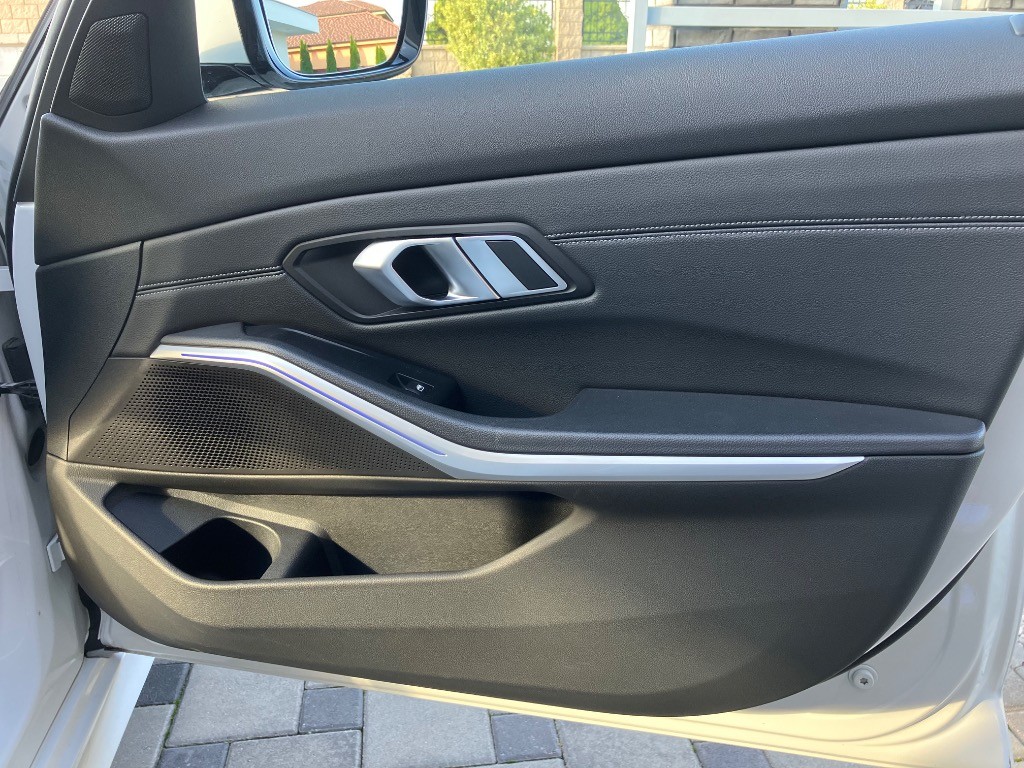 BMW rad 3 Touring 320d Touring xDrive Sport Line A/T
