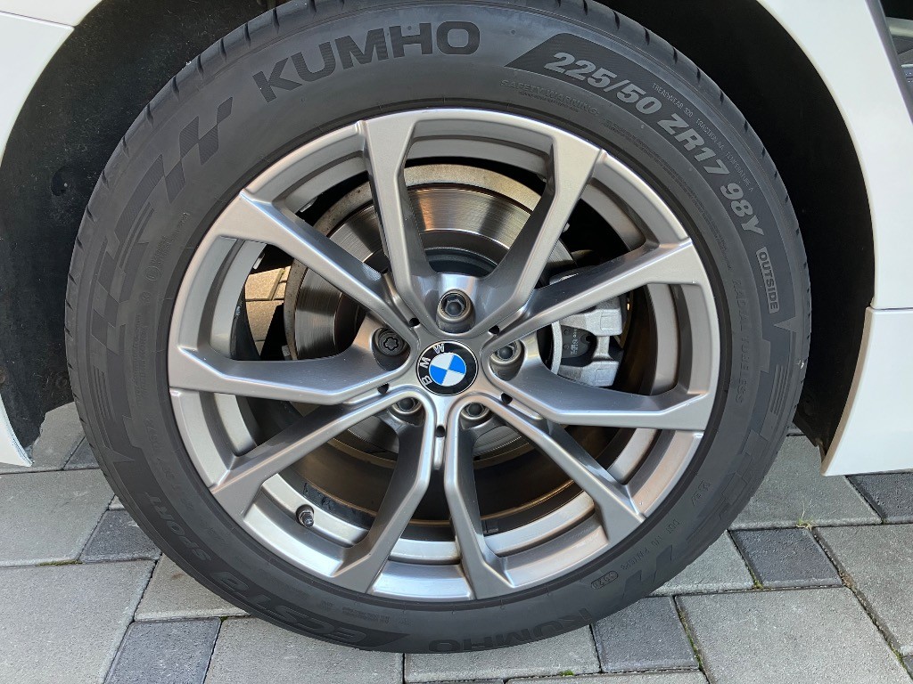 BMW rad 3 Touring 320d Touring xDrive Sport Line A/T