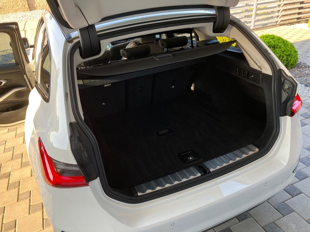 BMW rad 3 Touring 320d Touring xDrive Sport Line A/T