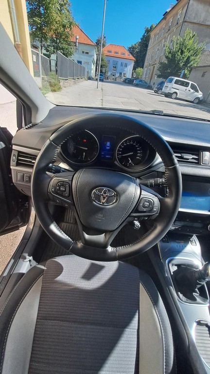 Toyota Avensis Combi 2.0 D-4D S&S Business