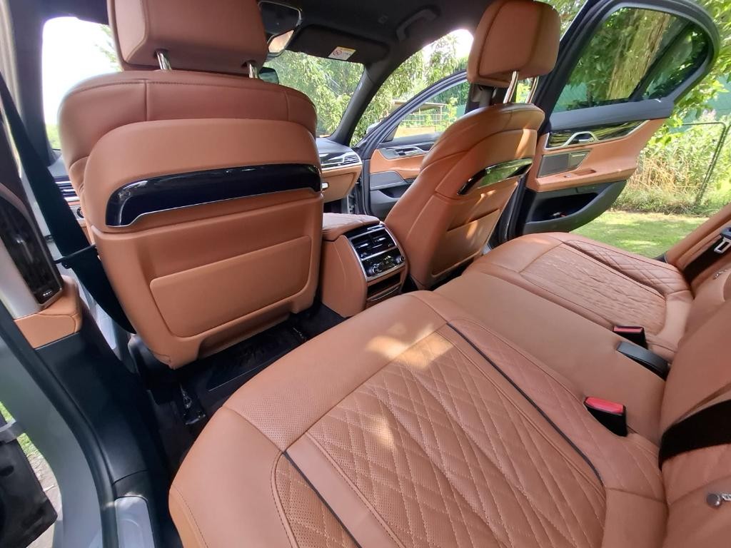 BMW rad 7 740d xDrive A/T