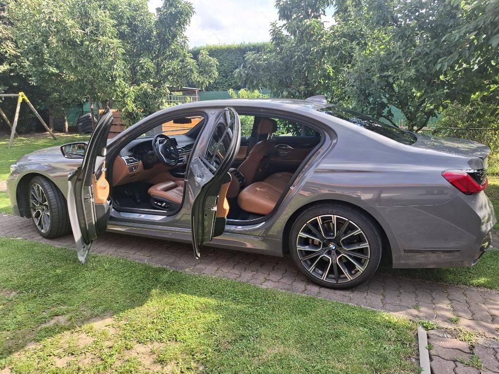 BMW rad 7 740d xDrive A/T