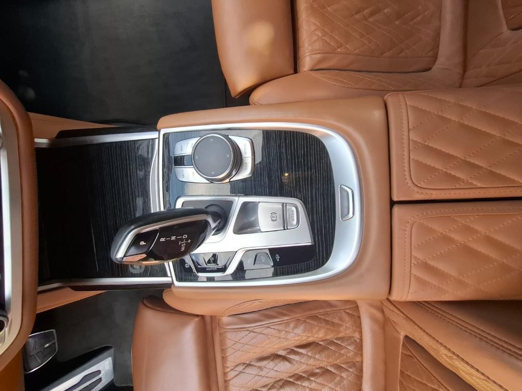 BMW rad 7 740d xDrive A/T
