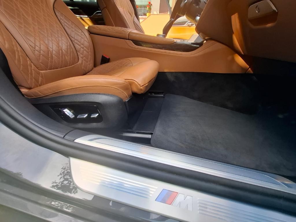 BMW rad 7 740d xDrive A/T