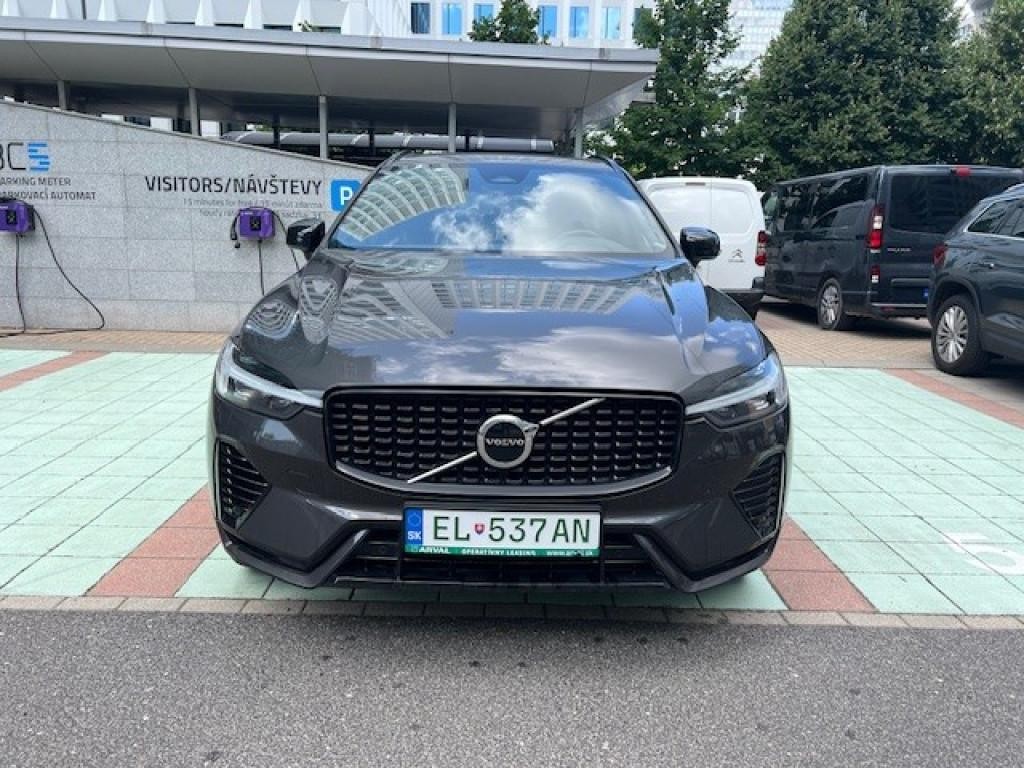 Volvo XC60 2.0 T8 Recharge Plus Dark eAWD A/T