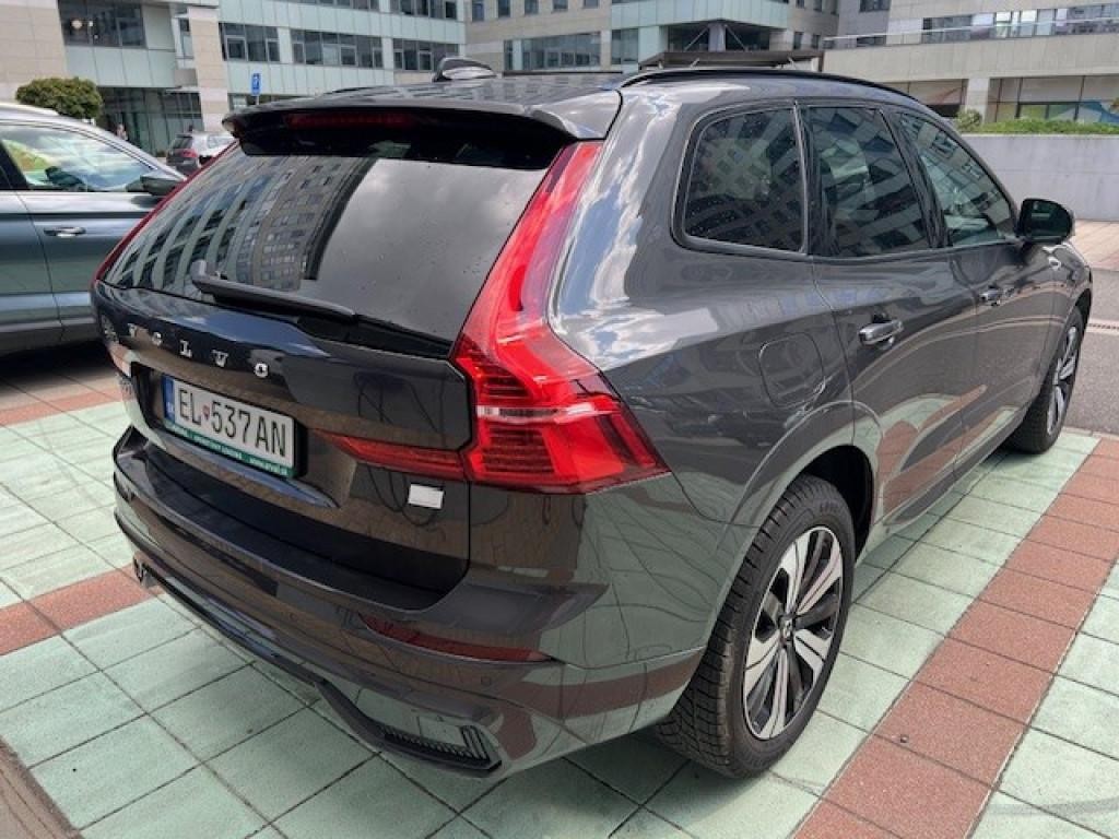 Volvo XC60 2.0 T8 Recharge Plus Dark eAWD A/T