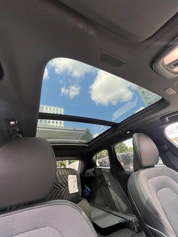 Volvo XC60 2.0 T8 Recharge Plus Dark eAWD A/T