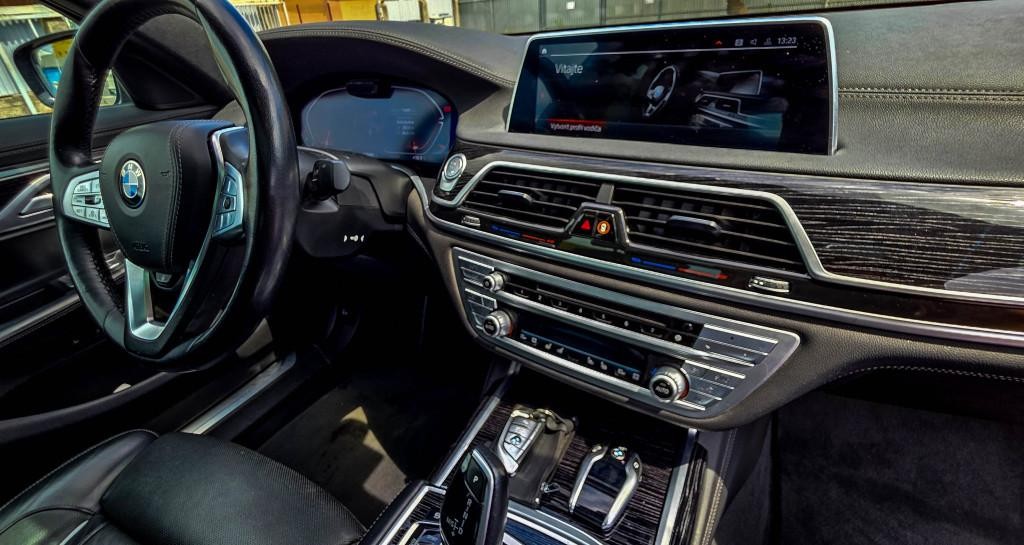 BMW rad 7 730d mHEV xDrive A/T