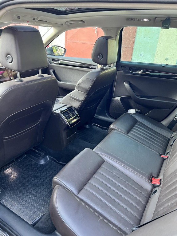 Škoda Superb Combi 2.0 TDI L&K DSG