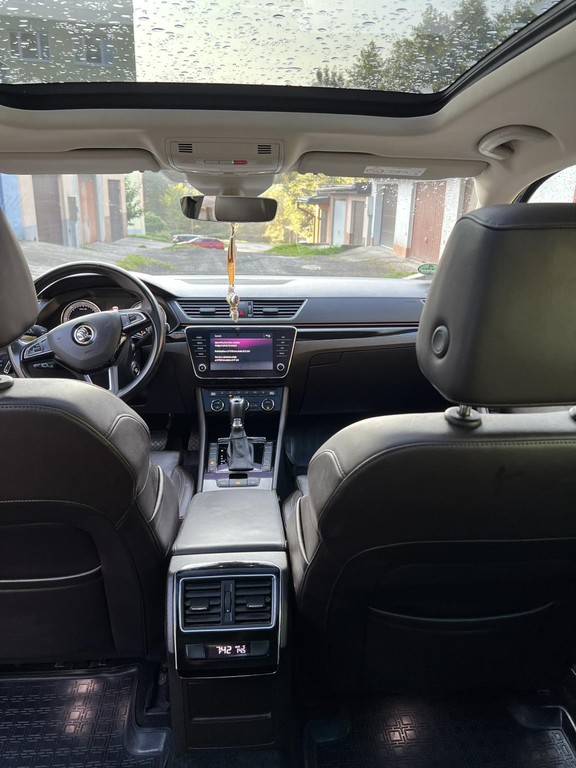 Škoda Superb Combi 2.0 TDI L&K DSG