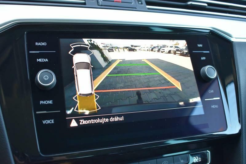 Volkswagen Passat 1.5 TSI 110kW DSG*TAŽNÉ*KAMERA