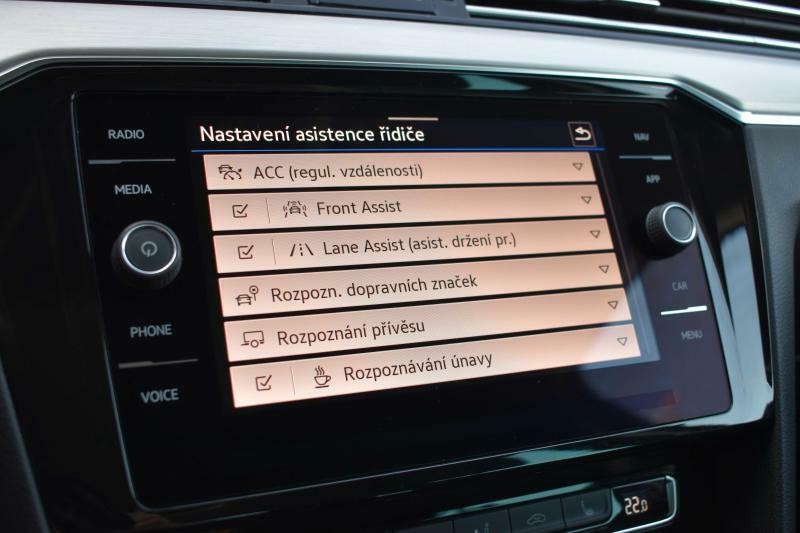 Volkswagen Passat 1.5 TSI 110kW DSG*TAŽNÉ*KAMERA