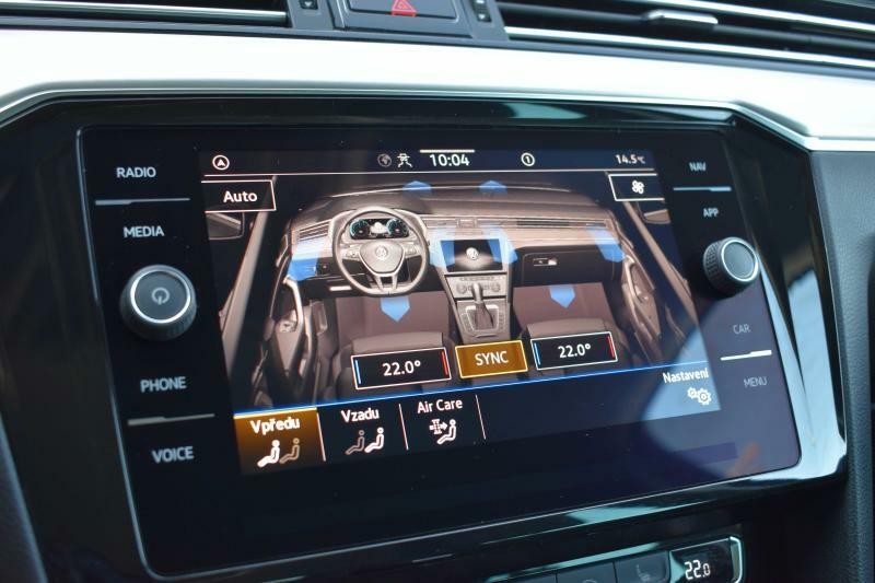 Volkswagen Passat 1.5 TSI 110kW DSG*TAŽNÉ*KAMERA