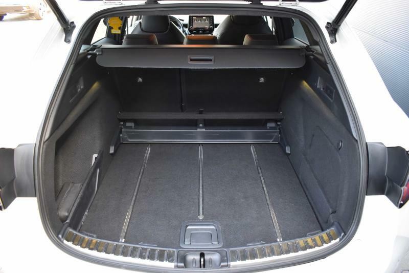 Toyota Corolla Combi 2.0Hybrid*GR SPORT*KAMERA*DPH*
