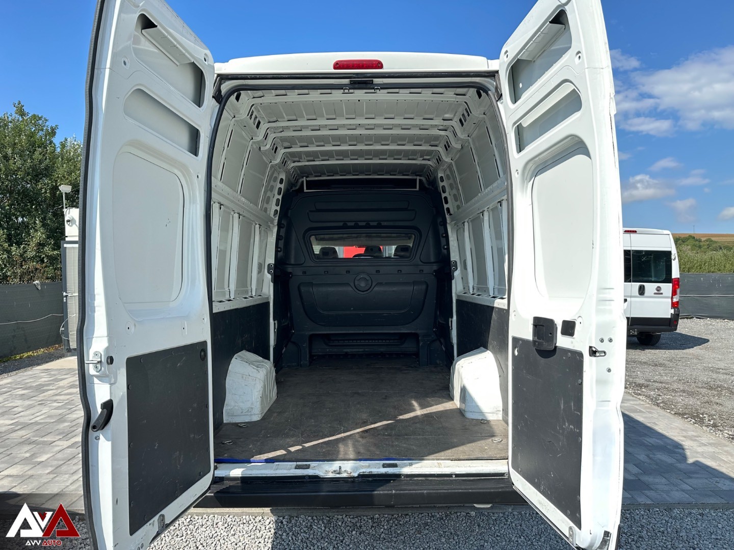 Peugeot Boxer 2.2 BlueHDi 165k L4H3 DK, 6-miestne, SR