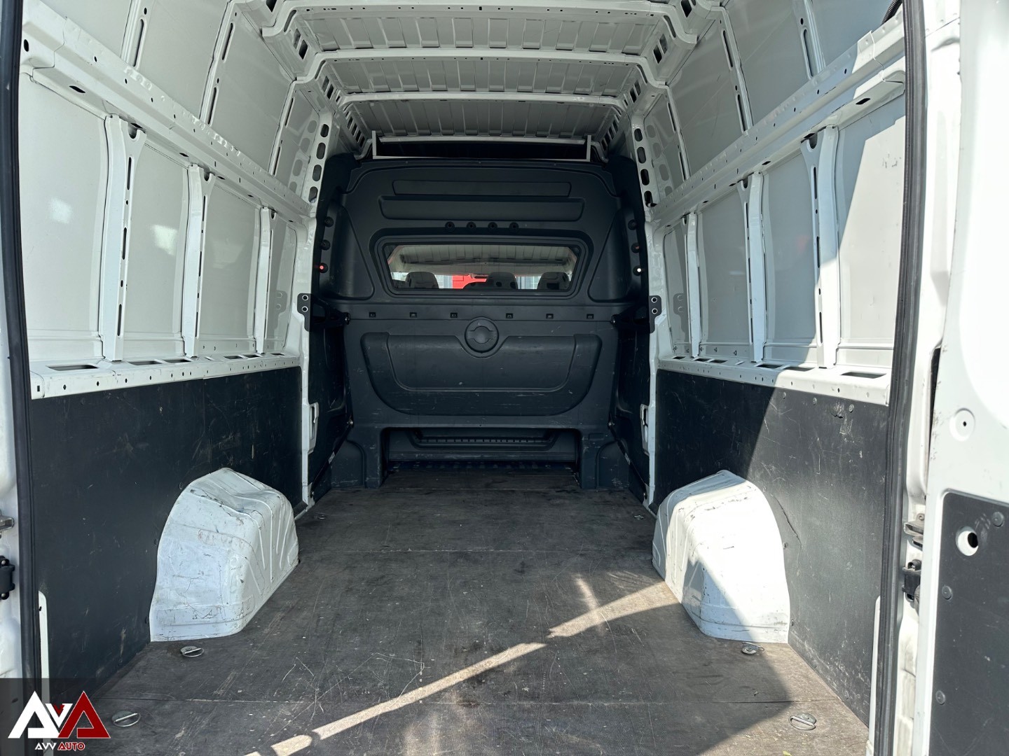 Peugeot Boxer 2.2 BlueHDi 165k L4H3 DK, 6-miestne, SR