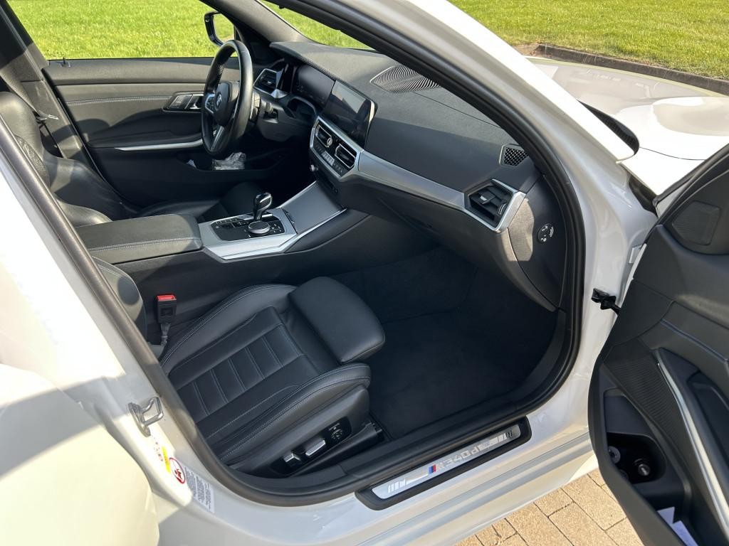 BMW M3 40d mHEV Touring xDrive A/T