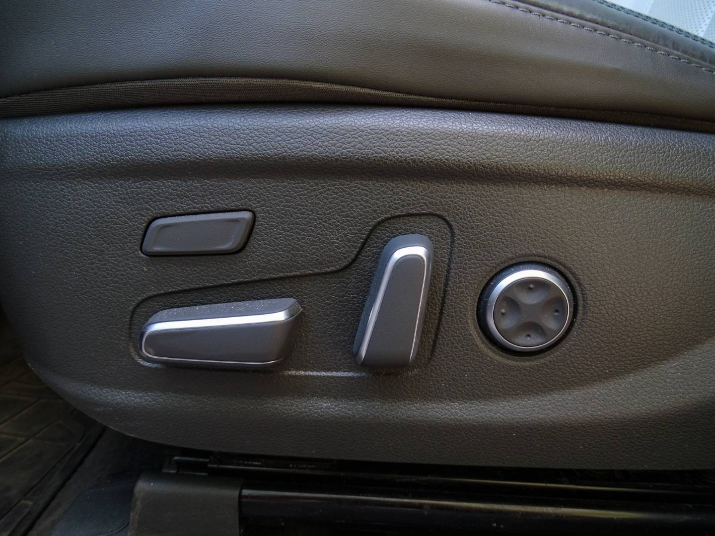 Hyundai Santa Fe 1.6 T-GDi HEV 4x4, 132kW, AKO NOVÉ, PLNÁ SERVISNÁ HISÓRIA, ZÁRUKA