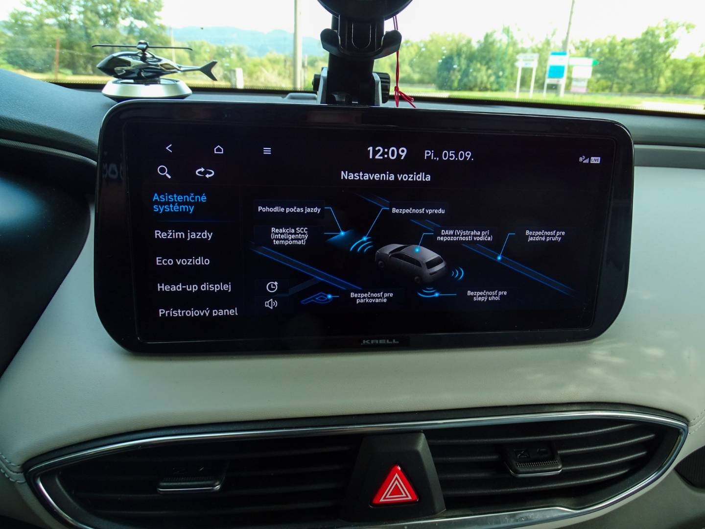 Hyundai Santa Fe 1.6 T-GDi HEV 4x4, 132kW, AKO NOVÉ, PLNÁ SERVISNÁ HISÓRIA, ZÁRUKA