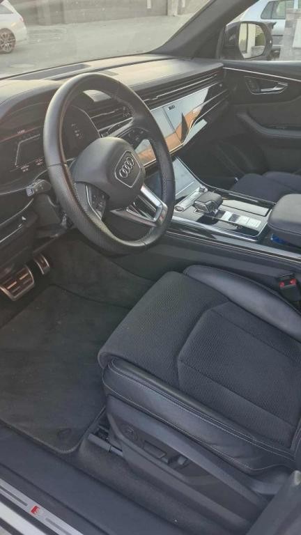 Audi SQ8 TFSI mHEV quattro tiptronic
