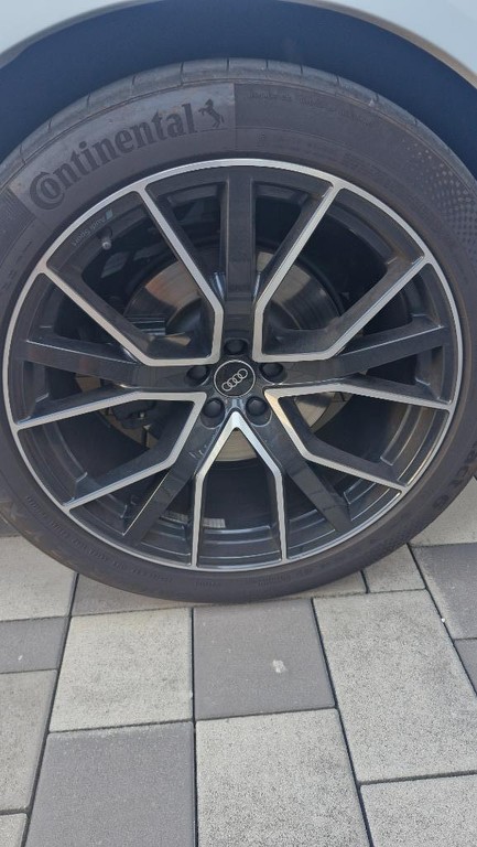 Audi SQ8 TFSI mHEV quattro tiptronic