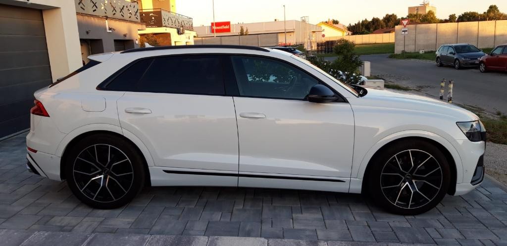 Audi SQ8 TFSI mHEV quattro tiptronic