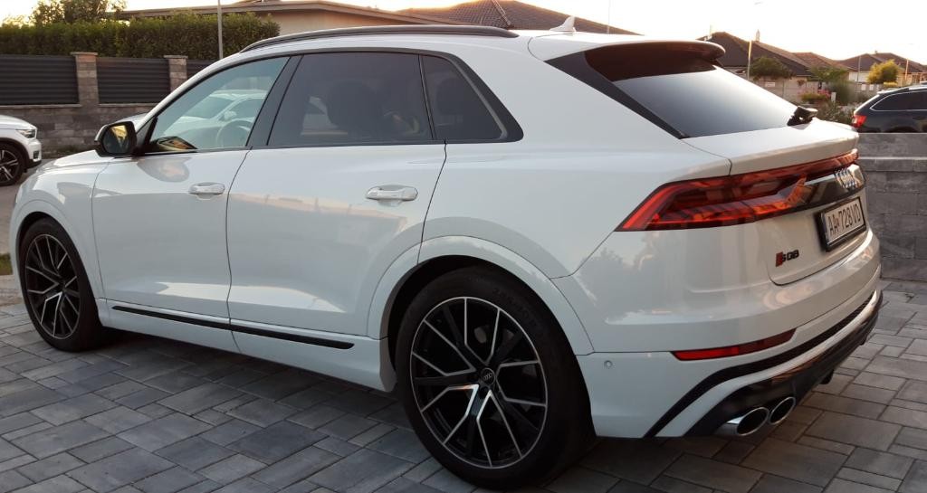 Audi SQ8 TFSI mHEV quattro tiptronic
