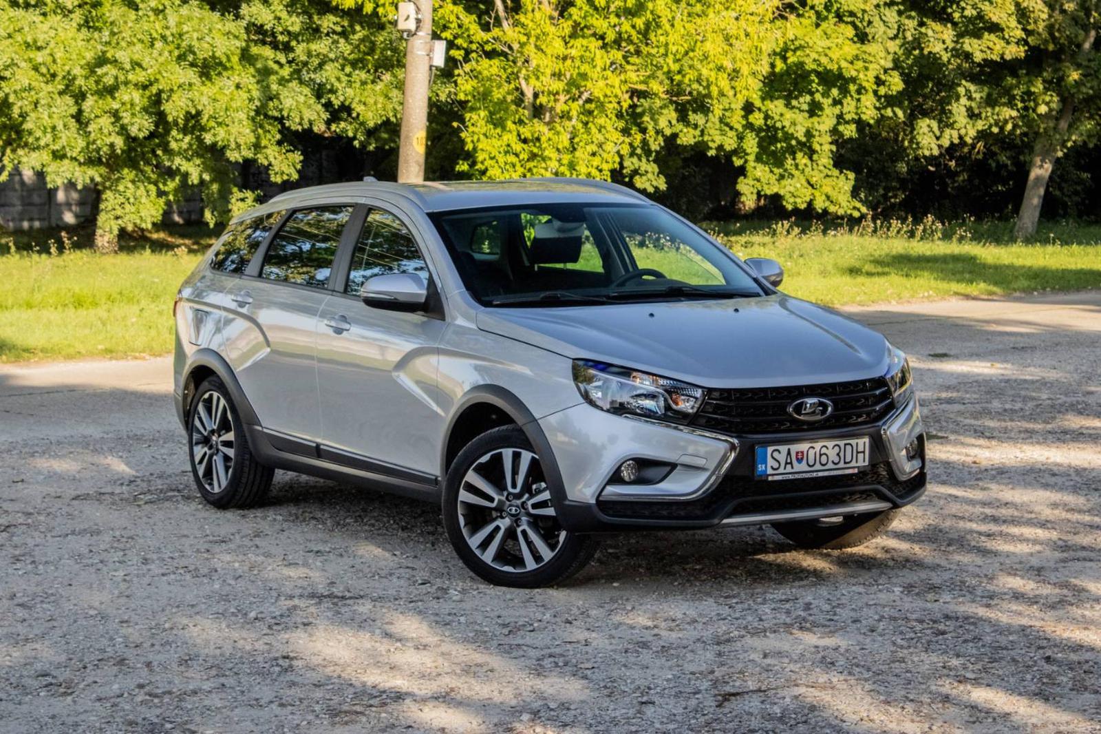 Lada Vesta SW Cross 1.6 / 1.MAJITEĽ / AJ NA SPLÁTKY