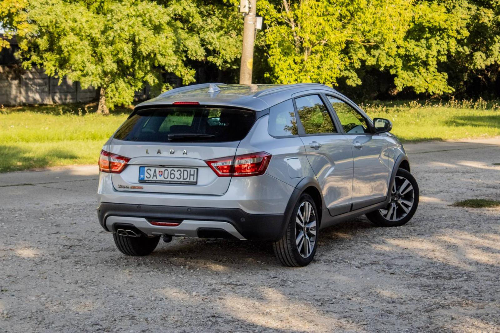 Lada Vesta SW Cross 1.6 / 1.MAJITEĽ / AJ NA SPLÁTKY
