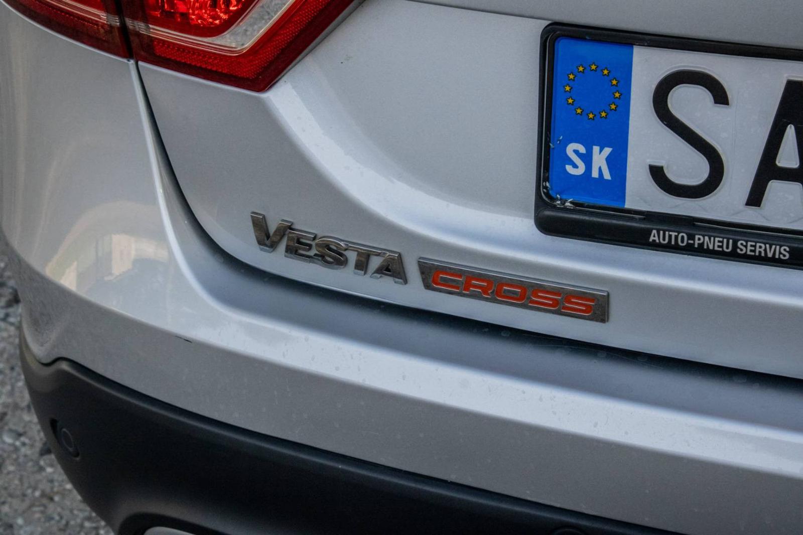 Lada Vesta SW Cross 1.6 / 1.MAJITEĽ / AJ NA SPLÁTKY