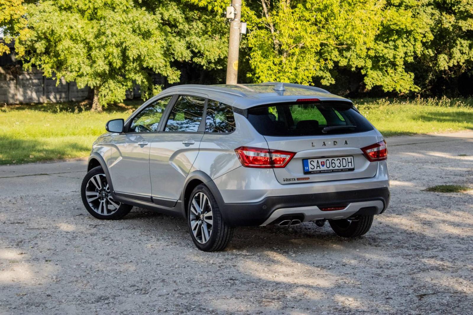 Lada Vesta SW Cross 1.6 / 1.MAJITEĽ / AJ NA SPLÁTKY