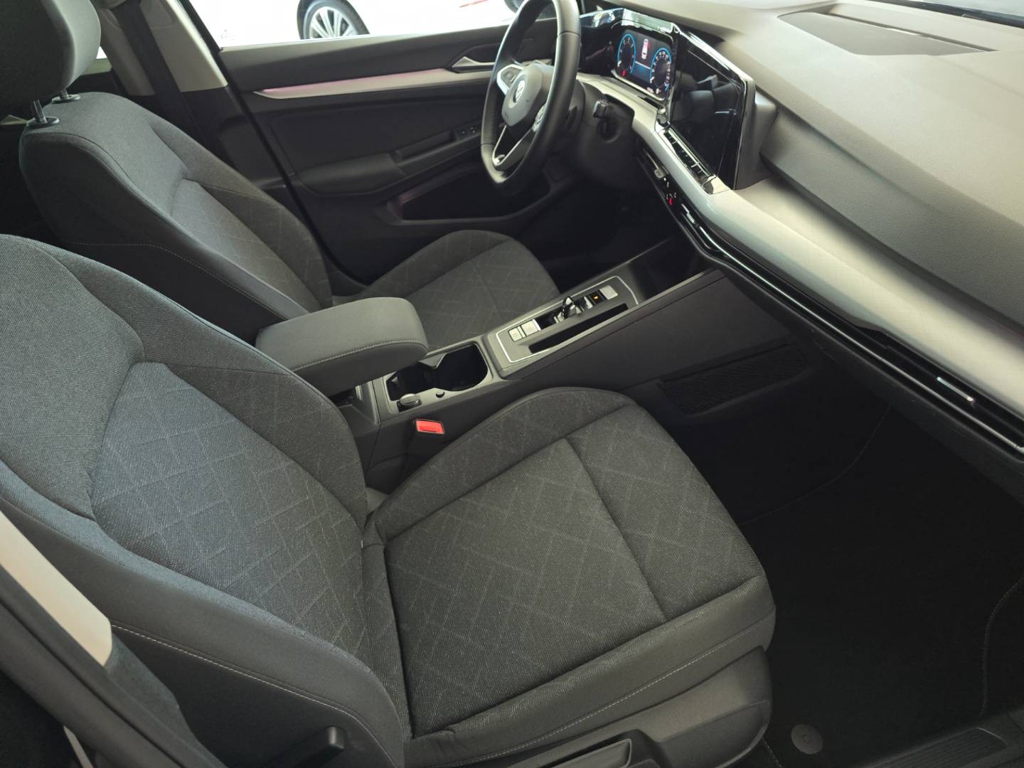 Volkswagen Golf Variant Comfort line PLUS, AT/7, 2022, NAVI