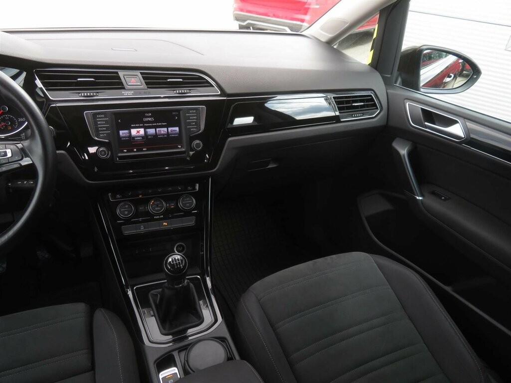 VW Touran Cross 2.0 TDI 7 Miest, Serv.kniha, Tempomat