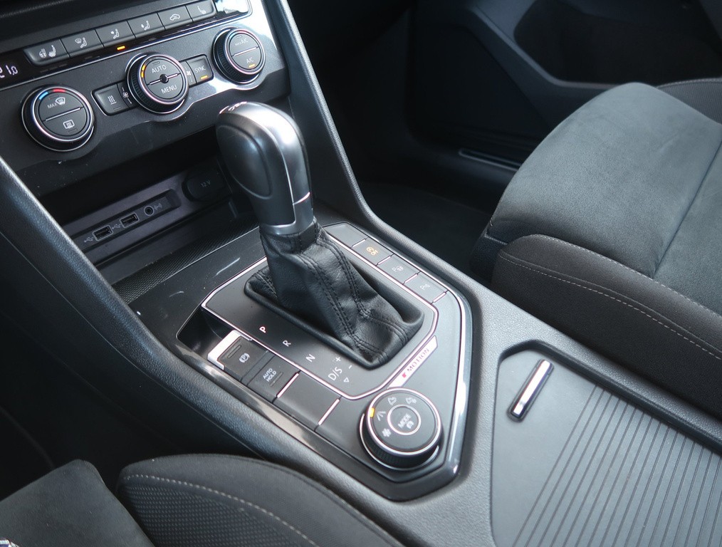VW Tiguan R-Line 2.0 TDI