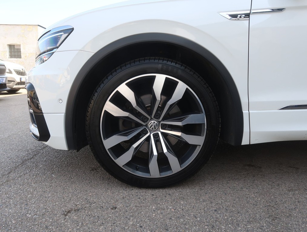 VW Tiguan R-Line 2.0 TDI