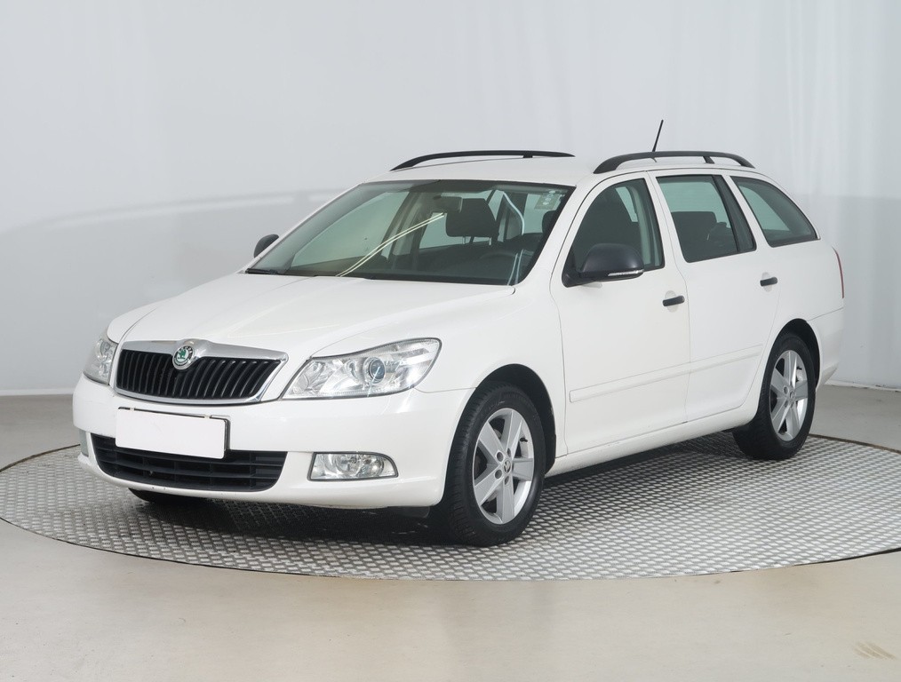 Skoda Octavia Ambiente 1.6 TDI Serv.kniha, Tempomat