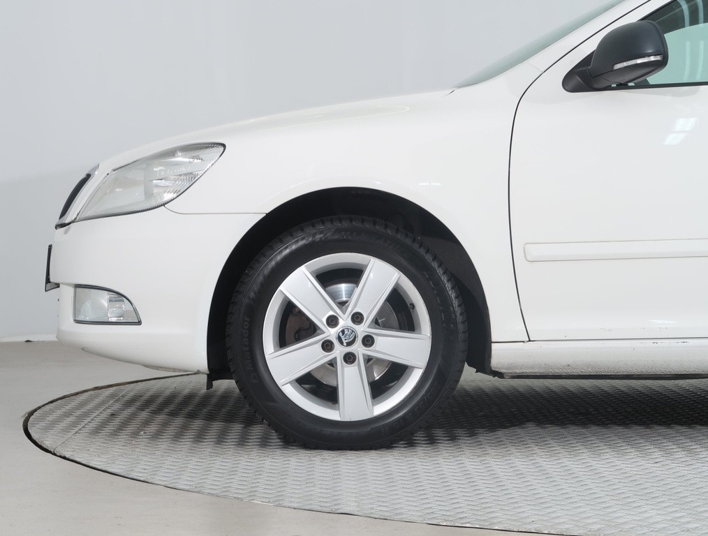 Skoda Octavia Ambiente 1.6 TDI Serv.kniha, Tempomat