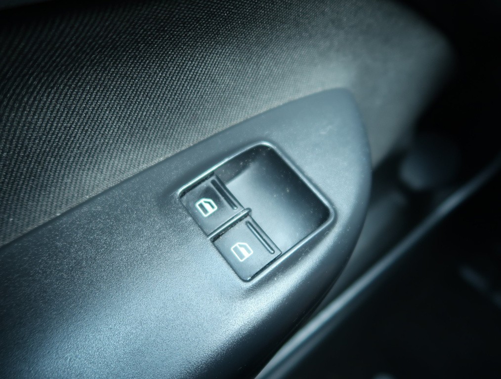 Skoda Octavia Ambiente 1.6 TDI Serv.kniha, Tempomat