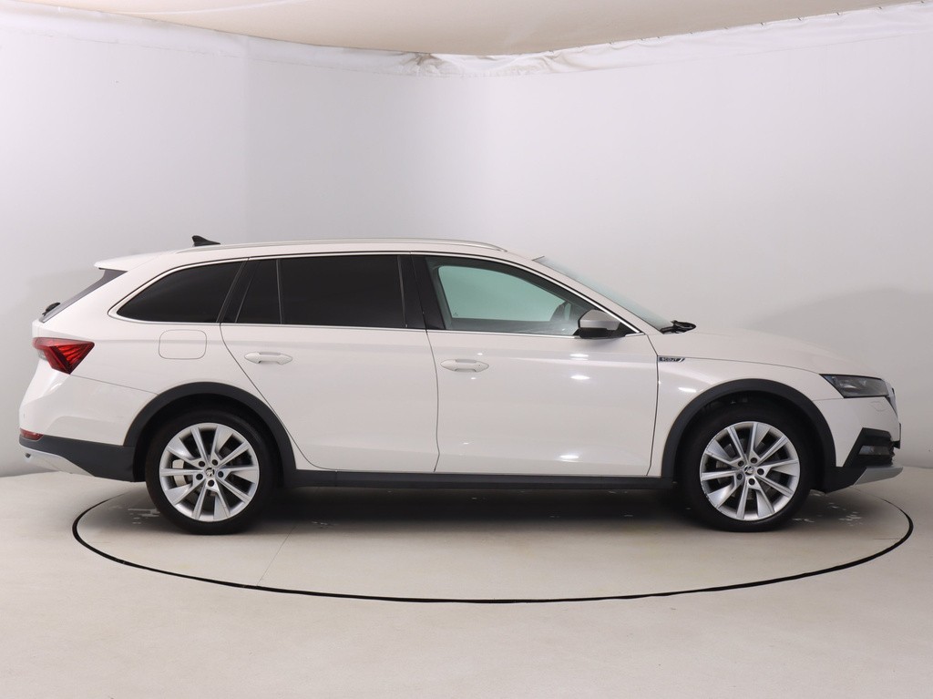 Skoda Octavia Combi . Scout 2.0 TDI