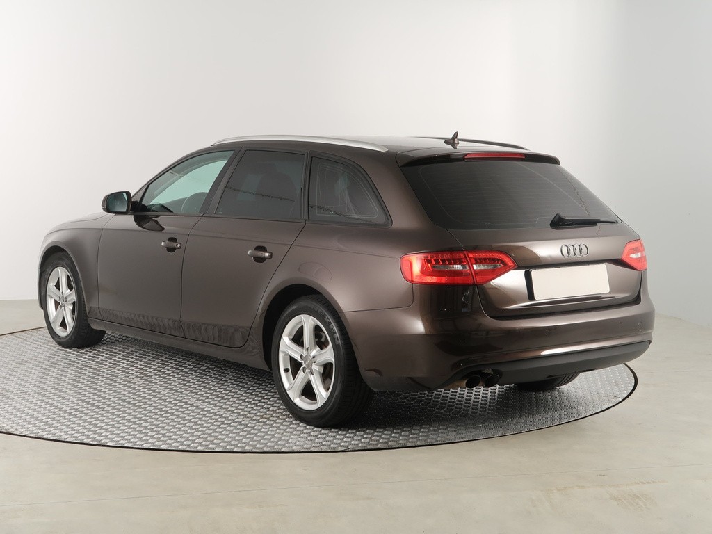 Audi A4 2.0 TDI Automat, Xenóny, Bi-Xenóny, Tempomat