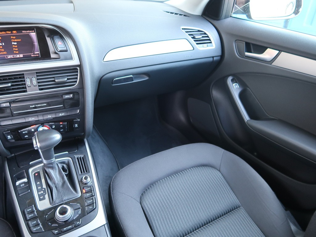 Audi A4 2.0 TDI Automat, Xenóny, Bi-Xenóny, Tempomat
